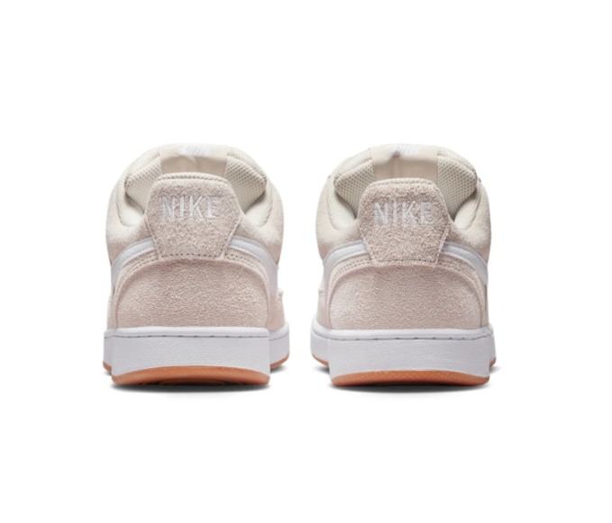 Nike Cream and White Low-Top Sneakers with Gum Sole