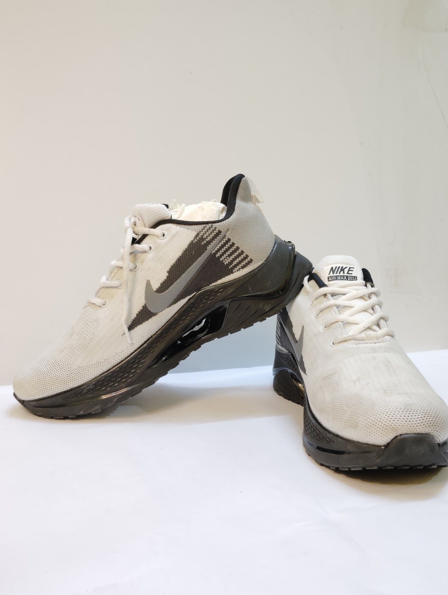 Sporty Looks Shoes For Men